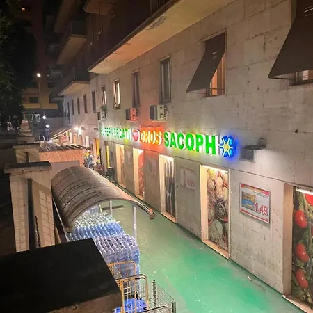 Night And Day Apartment Rom