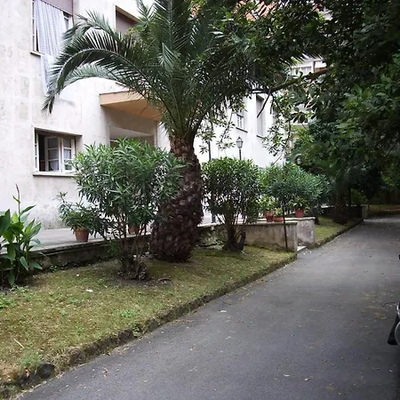 Night And Day Apartment *