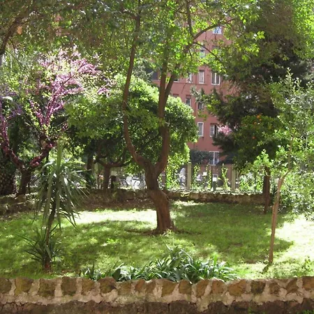 Apartment Night And Day Rome
