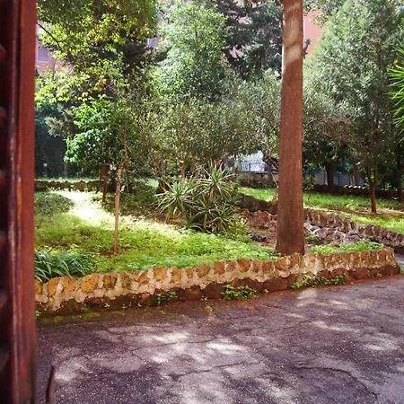 Night And Day Apartment *