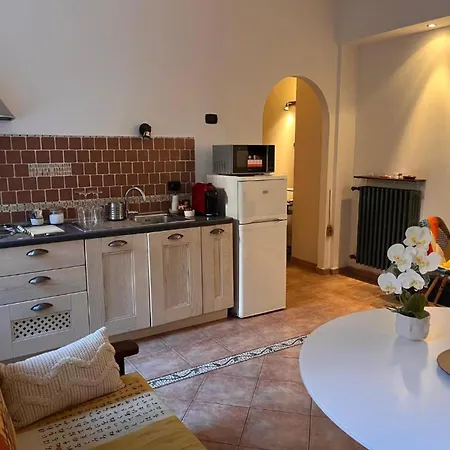 Apartment Night And Day *